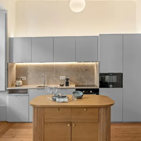 Whome Elegant City-center Flat Near Praca Do Comercio Apartment